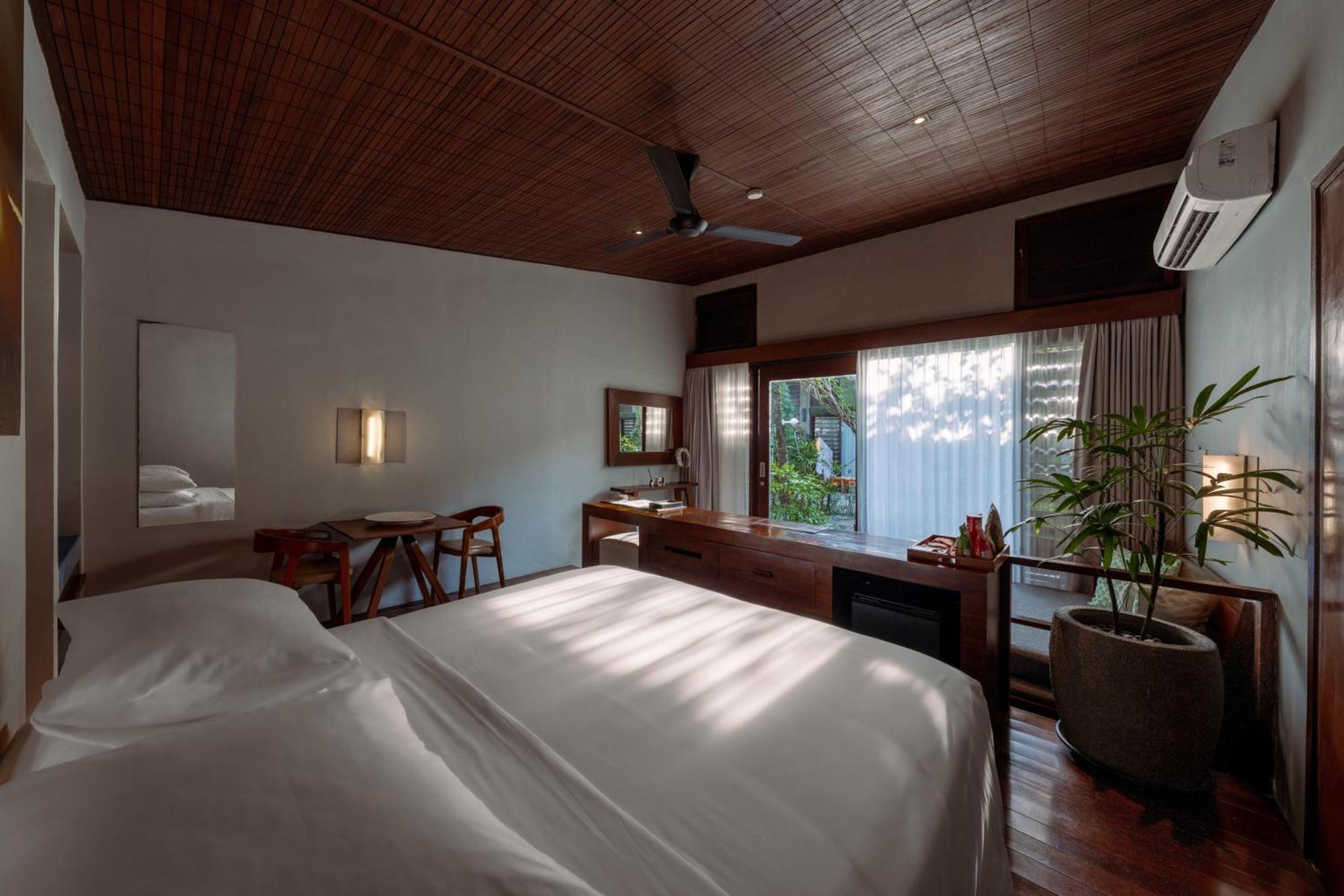 Hotel Komune And Beach Club Bali Keramas Exterior photo