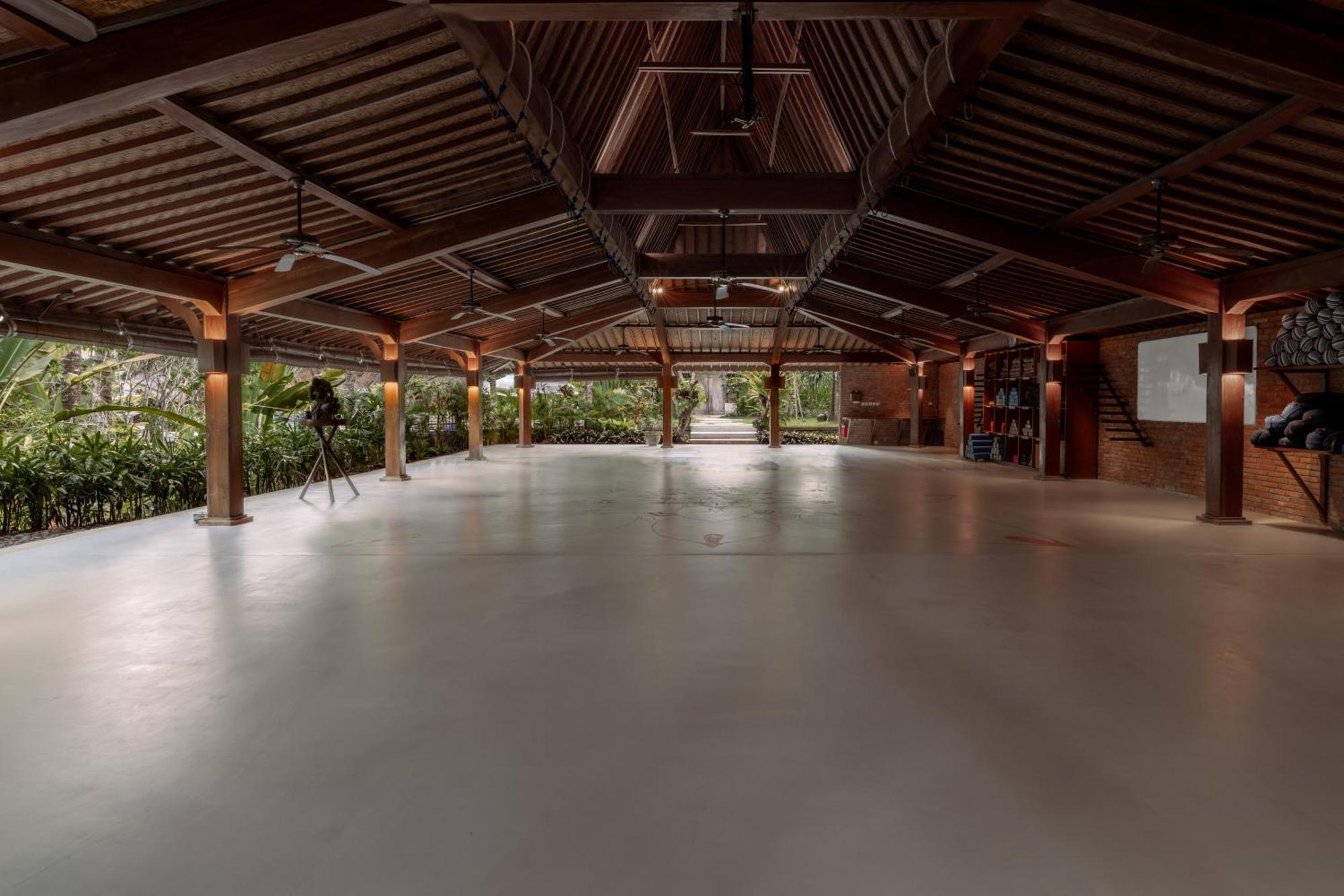 Hotel Komune And Beach Club Bali Keramas Exterior photo