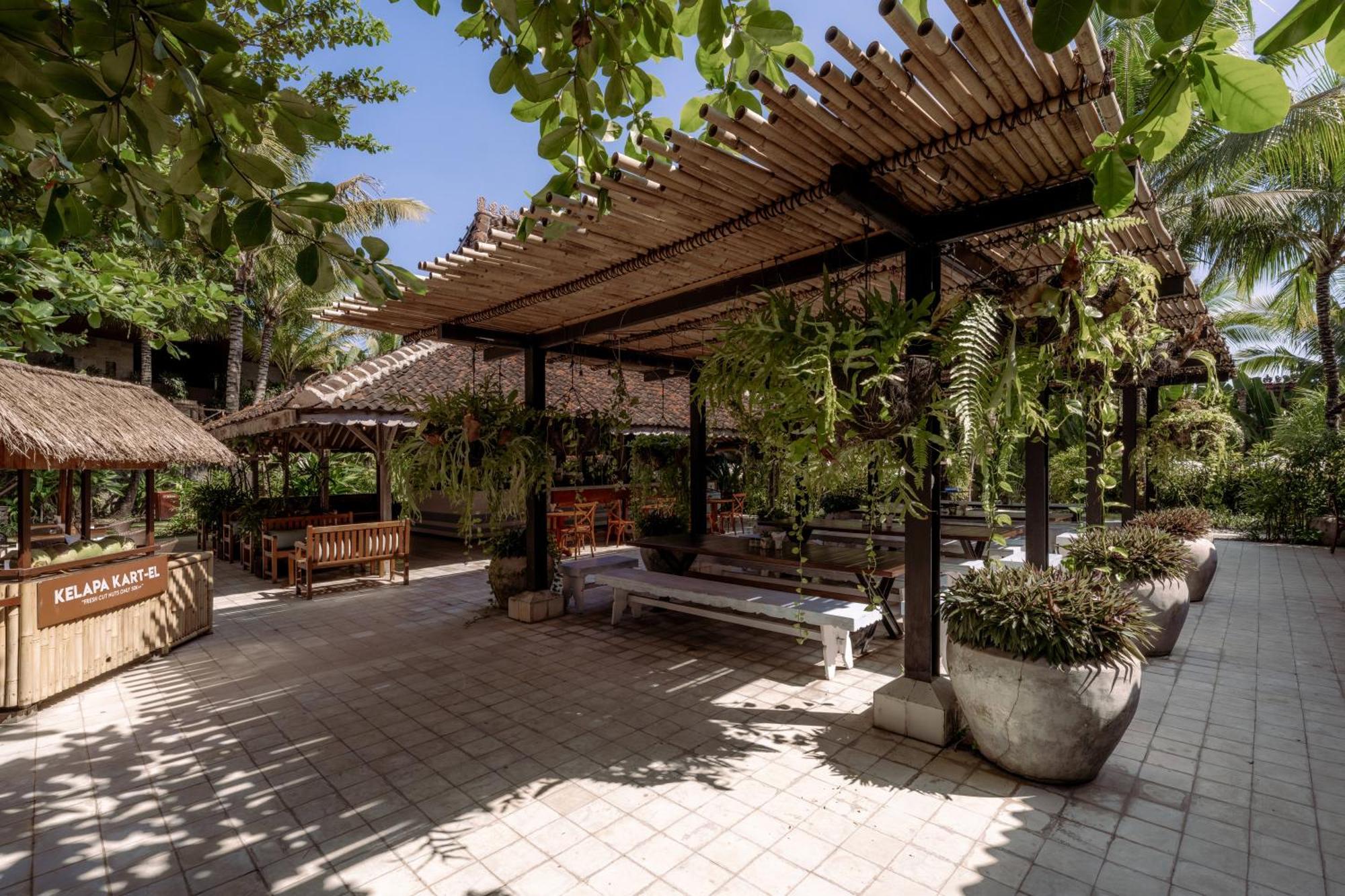 Hotel Komune And Beach Club Bali Keramas Exterior photo