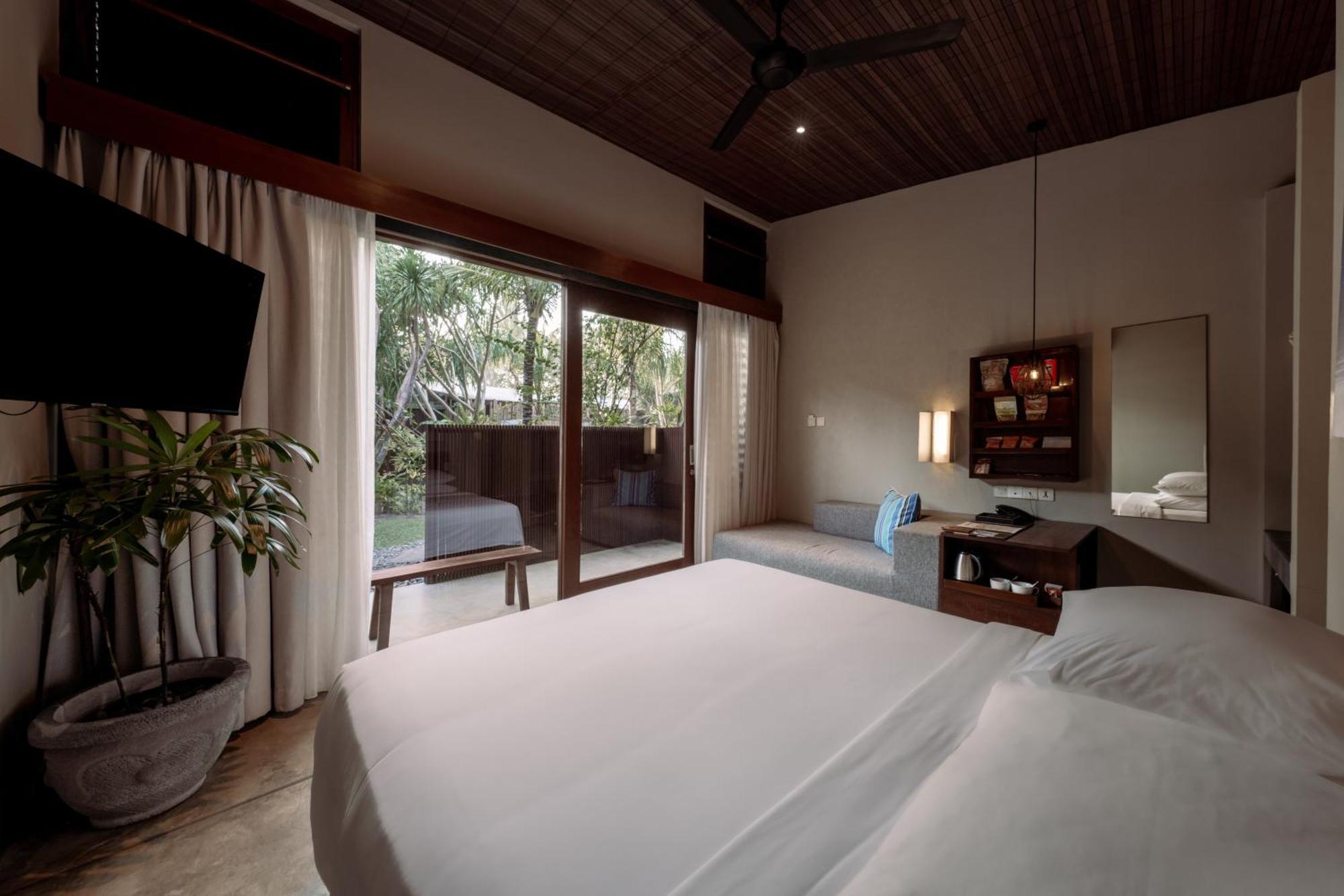 Hotel Komune And Beach Club Bali Keramas Exterior photo