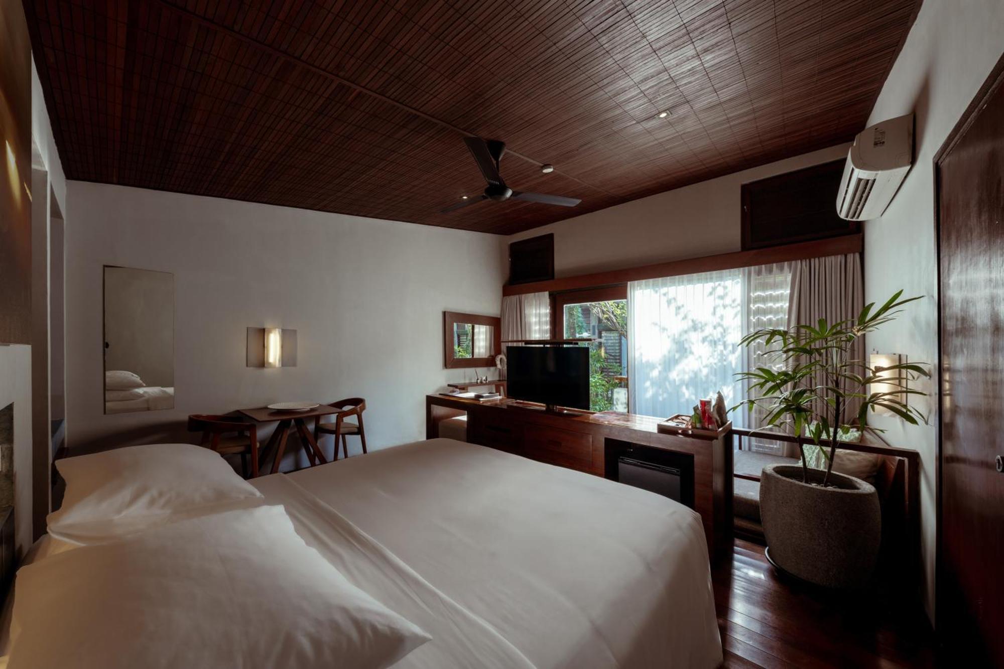 Hotel Komune And Beach Club Bali Keramas Exterior photo